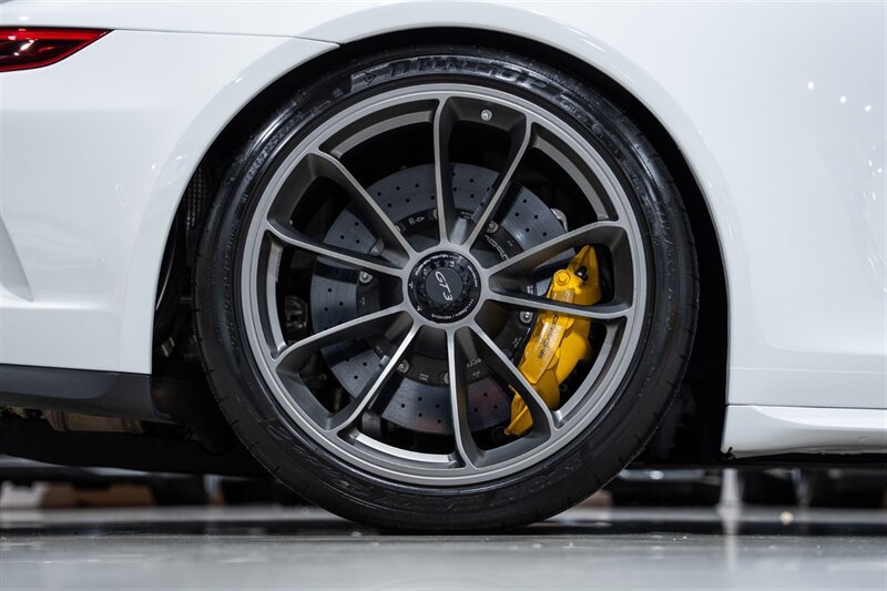 Used 2018 Porsche 911 GT3 RWD image 44