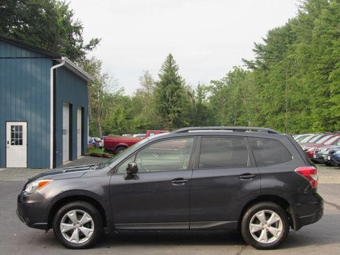 Used 2016 Subaru Forester 2.5i Premium AWD/4WD image 4