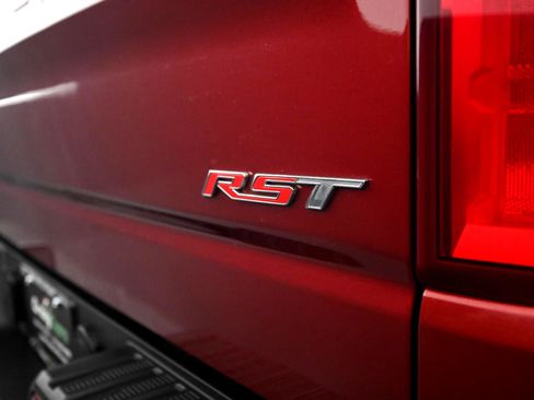 Used 2019 Chevrolet Silverado 1500 RST image 16