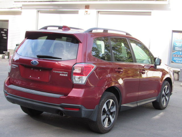 Used 2017 Subaru Forester 2.5i Premium AWD/4WD image 8