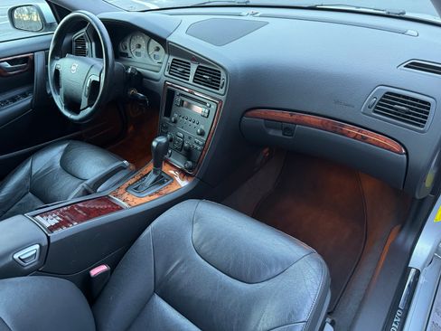 Used 2006 Volvo V70 2.4 image 39