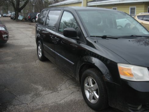 Used 2008 Dodge Grand Caravan SXT FWD image 3