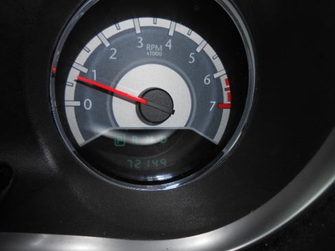 Used 2011 Chrysler 200 Touring Sedan FWD image 11