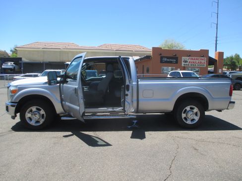 Used 2016 Ford F250 2WD SuperCab Super Duty image 5