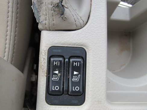 Used 2013 Subaru XV Crosstrek 2.0i Premium image 19