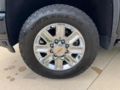 Used 2024 Chevrolet Silverado 3500 High Country AWD/4WD image 24