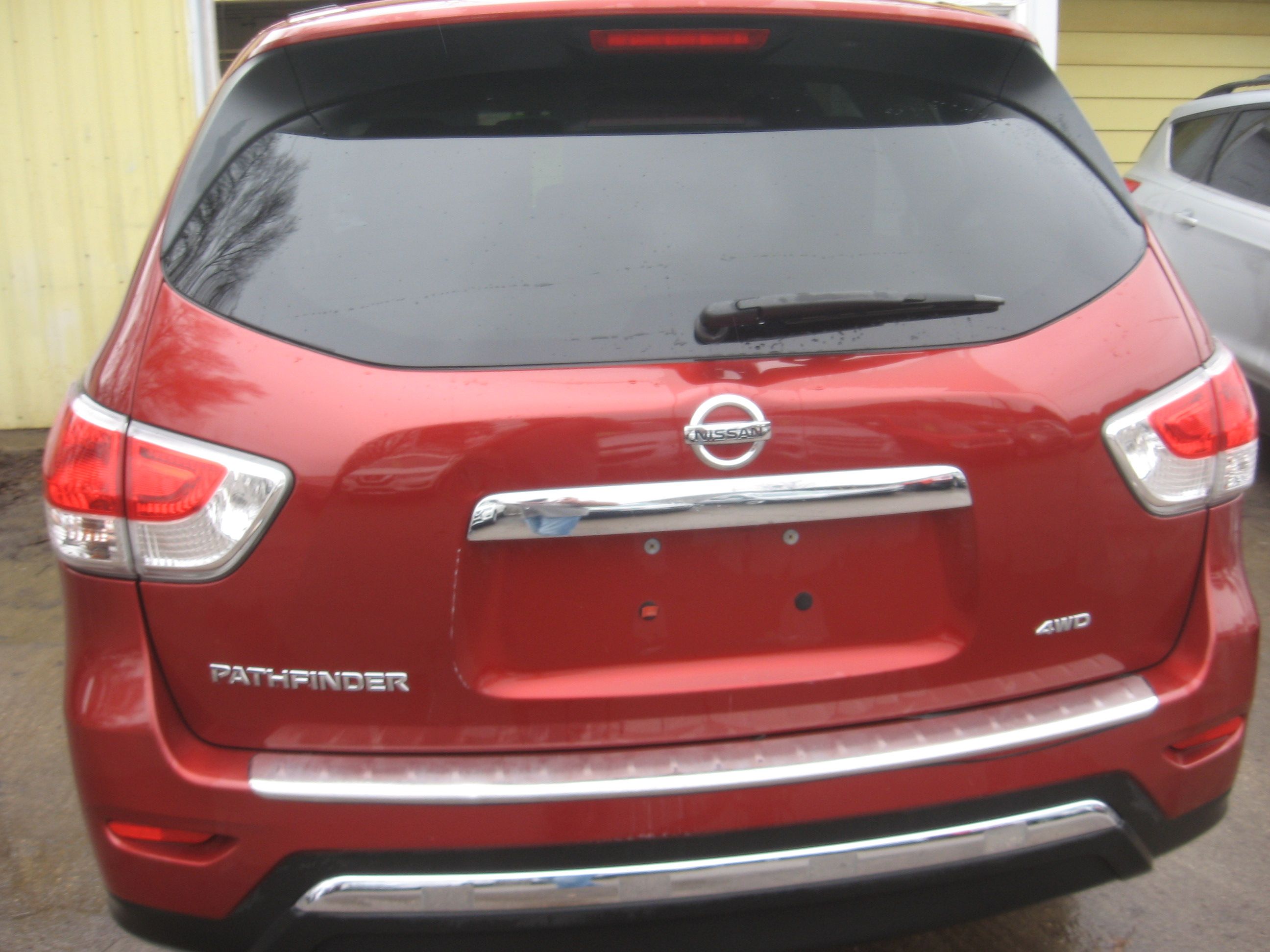 Used 2013 Nissan Pathfinder S AWD/4WD image 5
