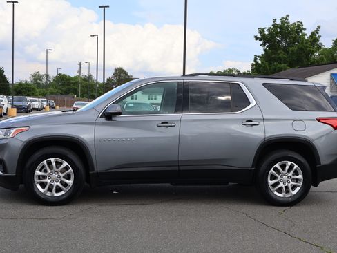 Used 2020 Chevrolet Traverse LT image 4