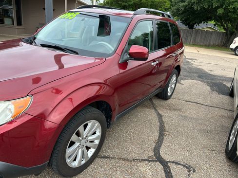 Used 2011 Subaru Forester 2.5X Premium AWD/4WD image 2