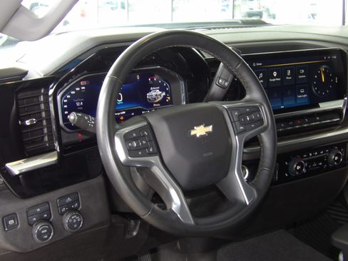 Used 2025 Chevrolet Silverado 2500 4x4 Crew Cab LT image 22