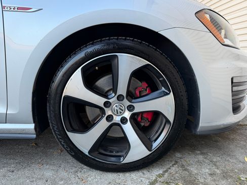 Used 2016 Volkswagen GTI image 6