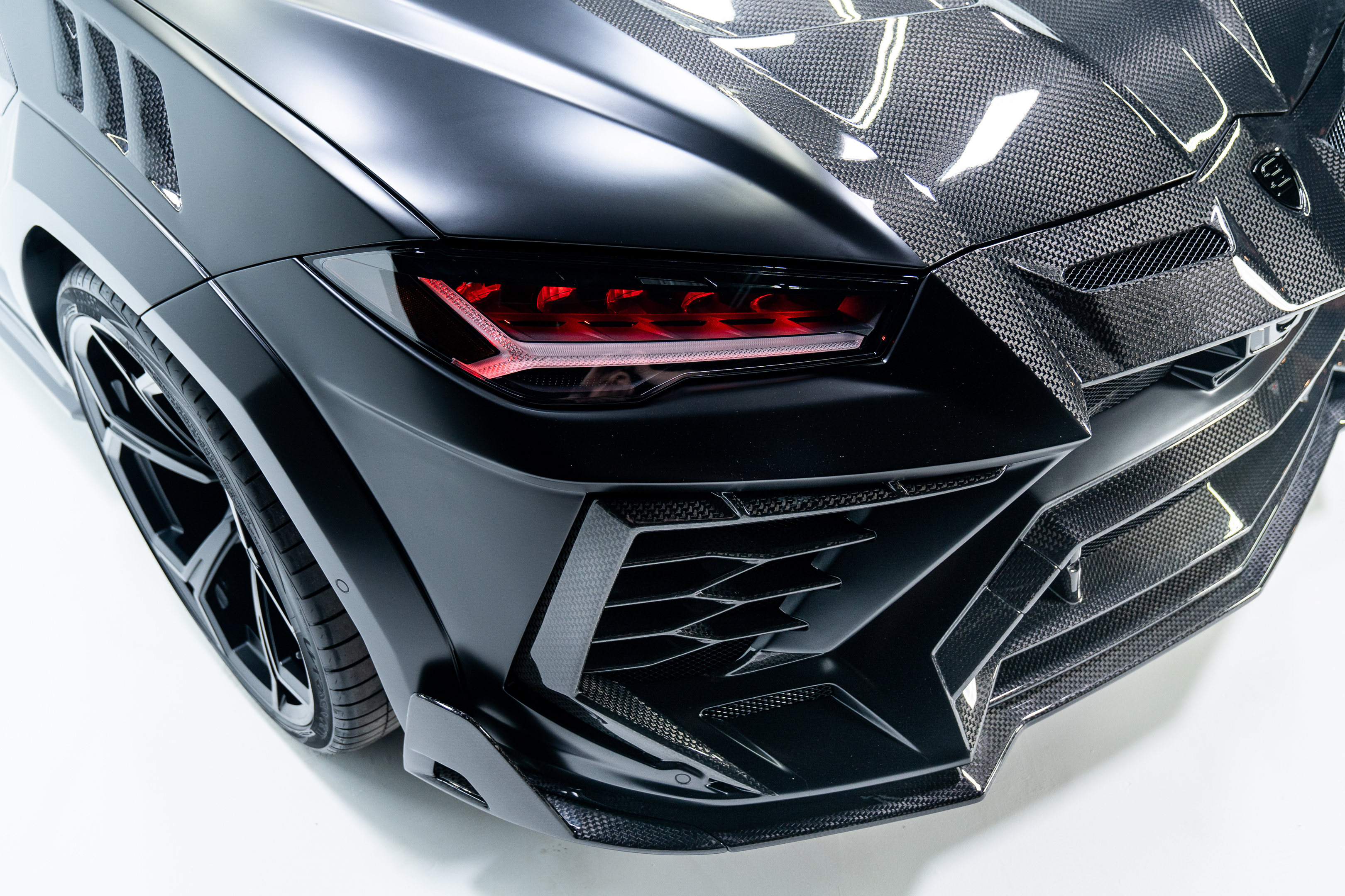Used 2020 Lamborghini Urus AWD/4WD image 24