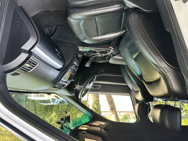 Used 2017 Ford Explorer FWD XLT image 28
