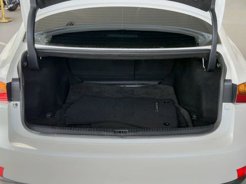 Used 2018 Lexus IS 300 image 16