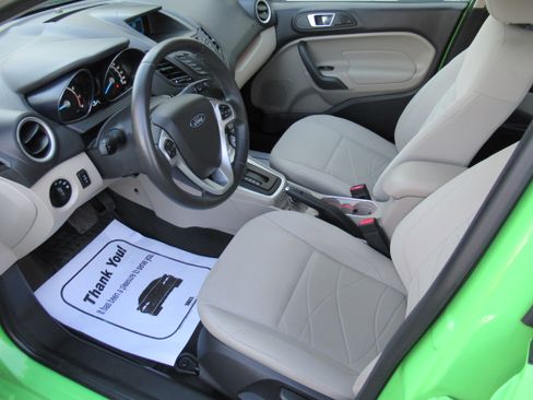 Used 2014 Ford Fiesta SE image 9