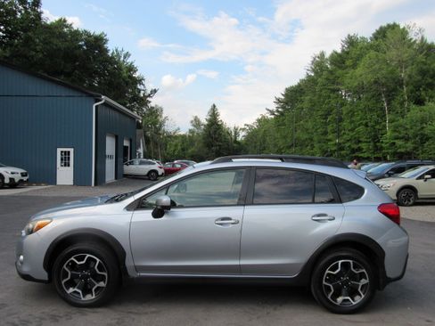Used 2015 Subaru XV Crosstrek 2.0i Premium AWD/4WD image 3