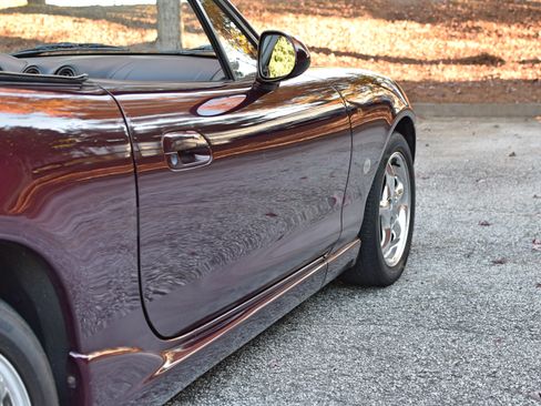 Used 2000 MAZDA MX-5 Miata Special Edition image 19