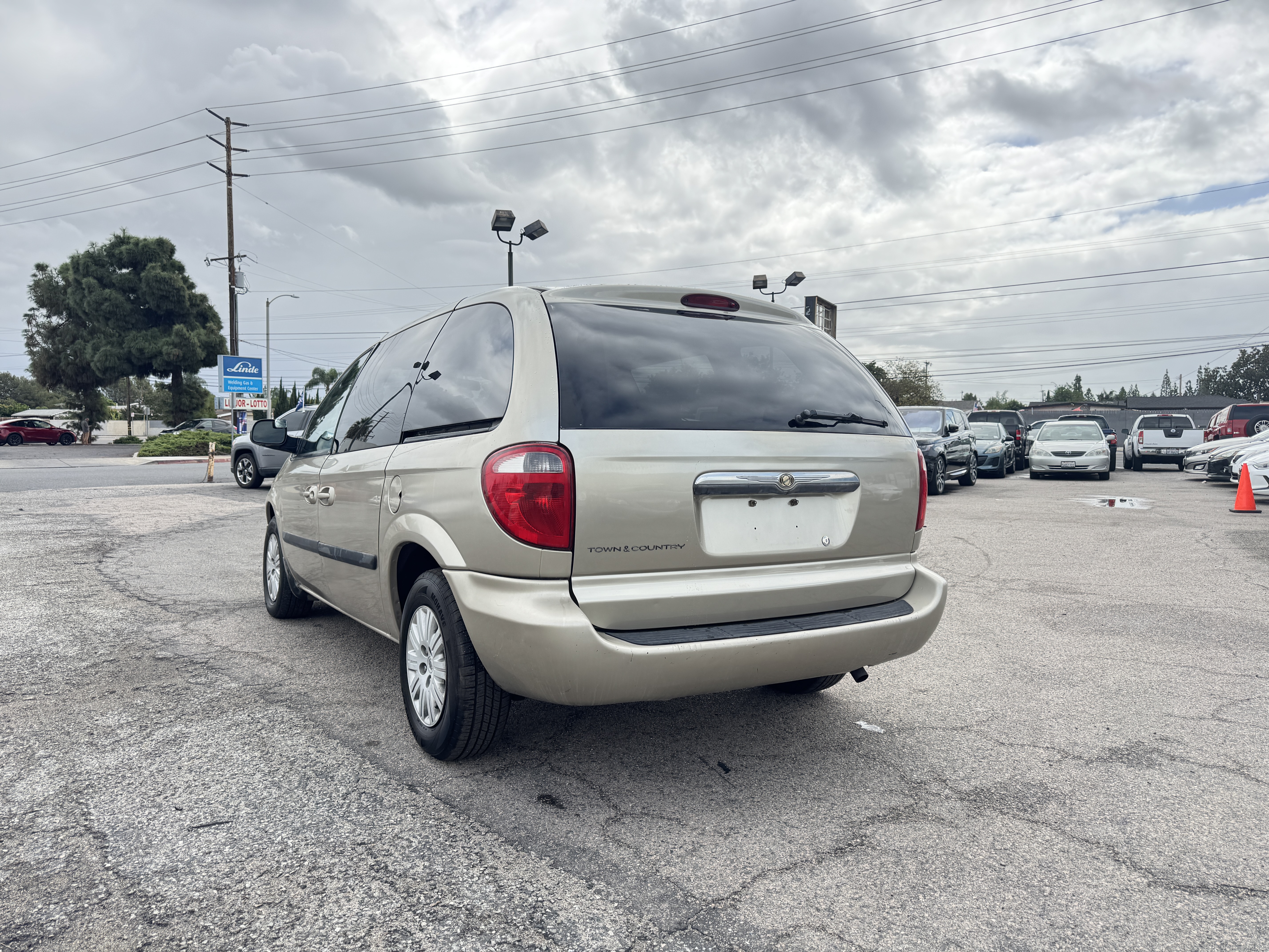 Used 2006 Chrysler Town & Country UNAVAIL FWD image 7