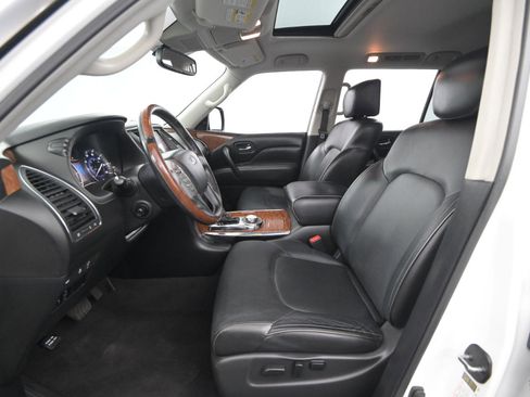 Used 2018 INFINITI QX80 image 32
