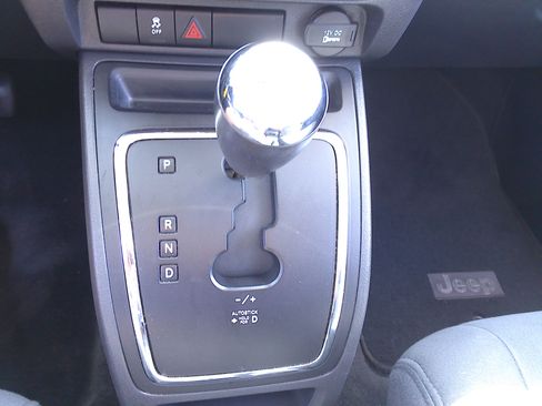 Used 2012 Jeep Compass Sport FWD image 18