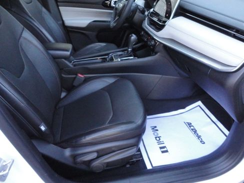 Used 2023 Jeep Compass 4WD Limited image 22