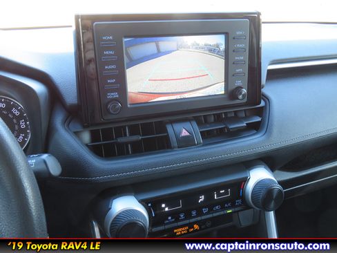 Used 2019 Toyota RAV4 LE image 12