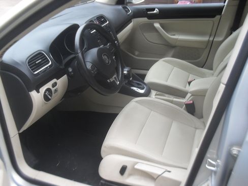 Used 2011 Volkswagen Jetta TDI SEL image 7