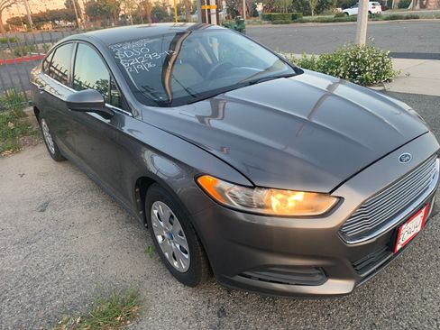 Used 2013 Ford Fusion S FWD image 19