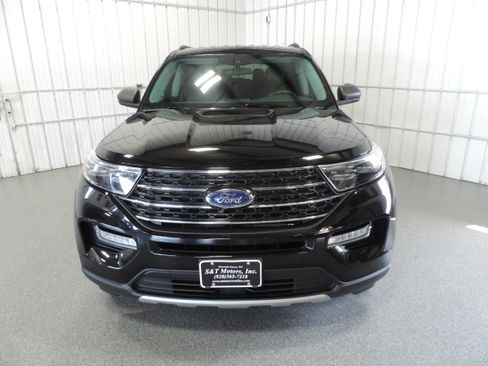 Used 2023 Ford Explorer 4WD XLT image 5