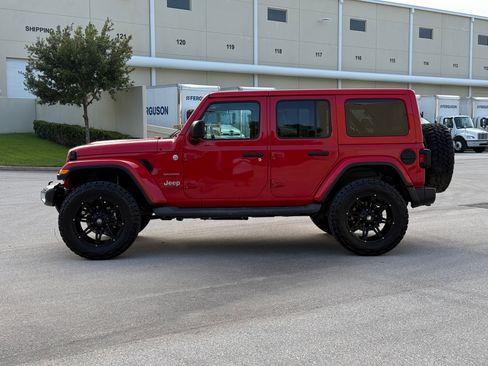 Used 2019 Jeep Wrangler 4WD Unlimited Sahara image 2