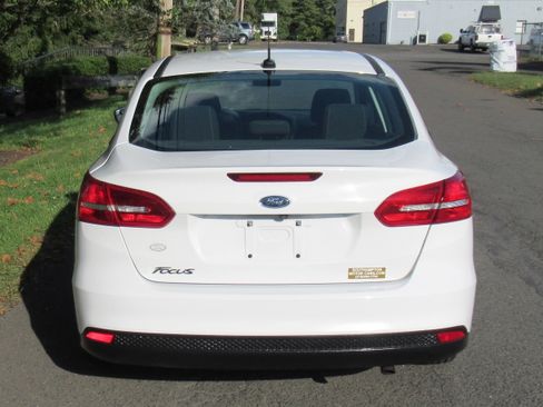 Used 2015 Ford Focus S image 8