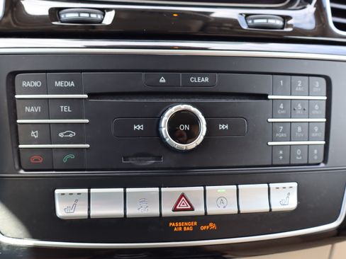 Used 2019 Mercedes-Benz GLE 400 image 28