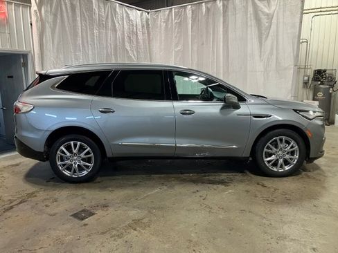 Used 2023 Buick Enclave Essence image 36