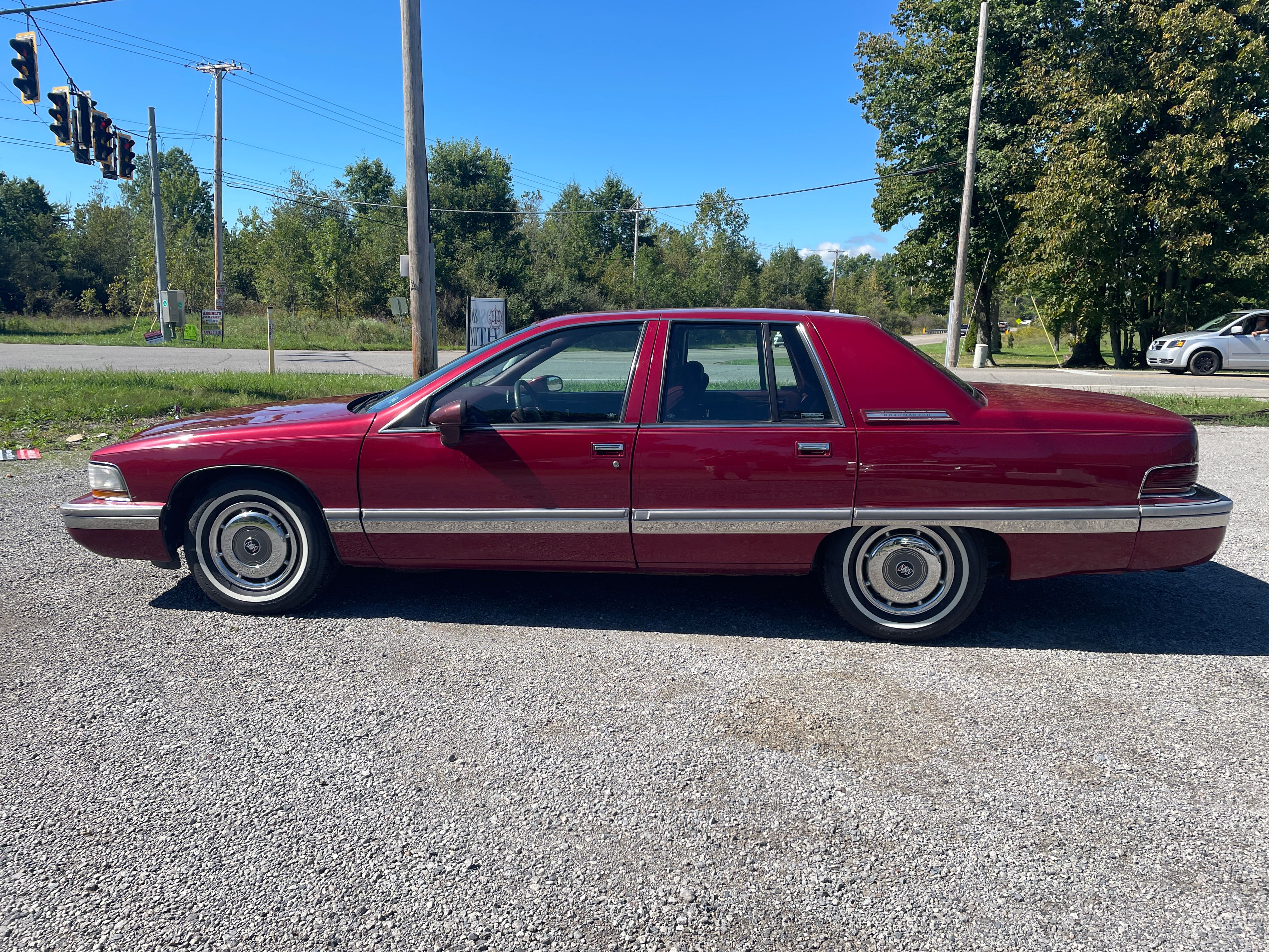 Used 1994 Buick Roadmaster Sedan RWD image 2