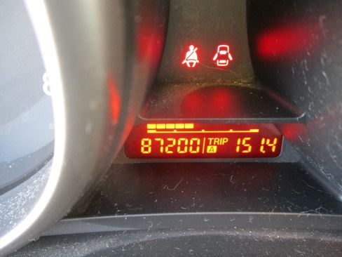 Used 2011 MAZDA MAZDA3 i Sport Sedan FWD image 26