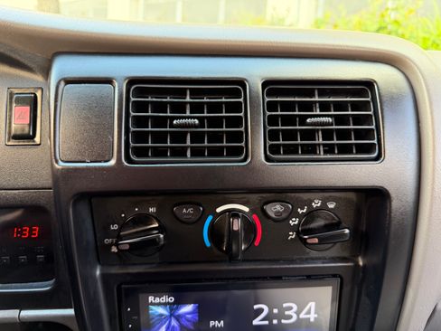 Used 2004 Toyota Tacoma TRD Off-Road image 38