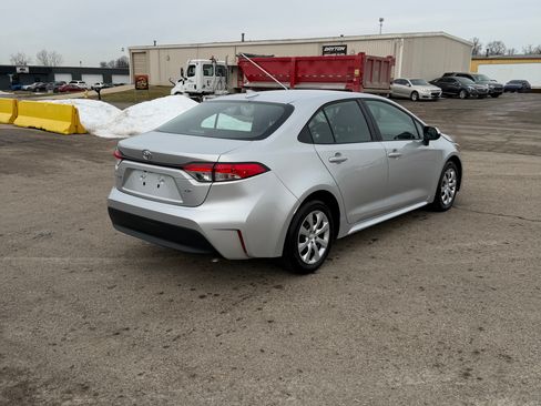 Used 2025 Toyota Corolla LE image 3