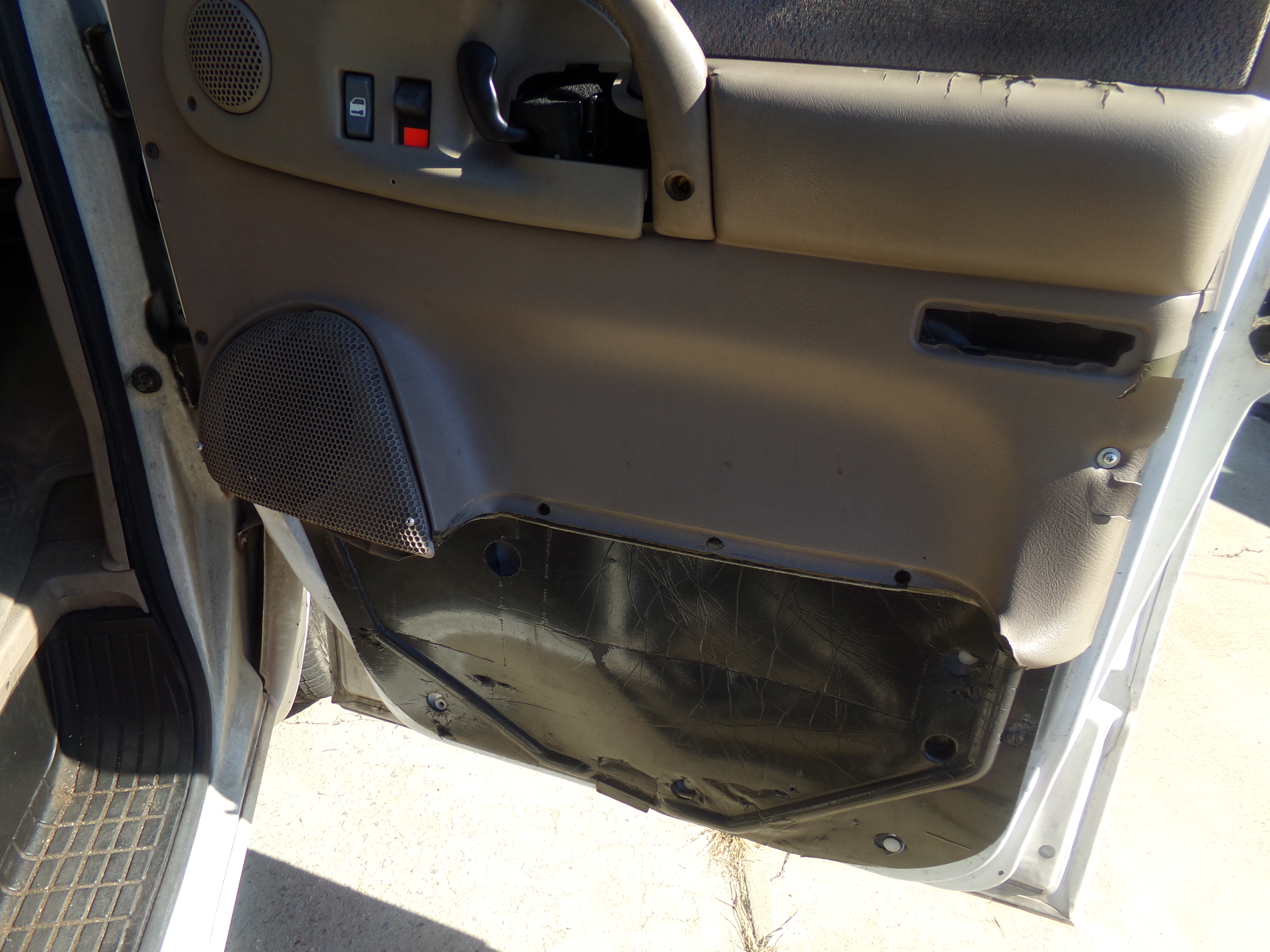 Used 1999 GMC Safari Passenger RWD image 16