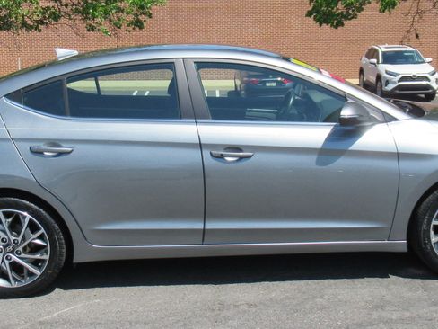 Used 2019 Hyundai Elantra Limited Sedan FWD image 5