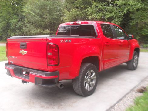 Used 2018 Chevrolet Colorado Z71 image 2