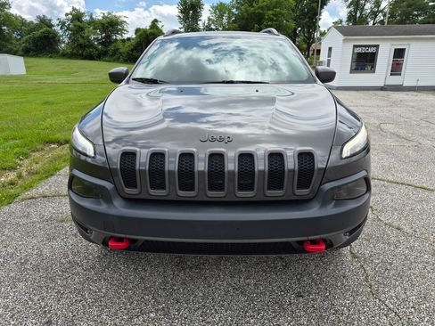 Used 2016 Jeep Cherokee 4WD Trailhawk image 2
