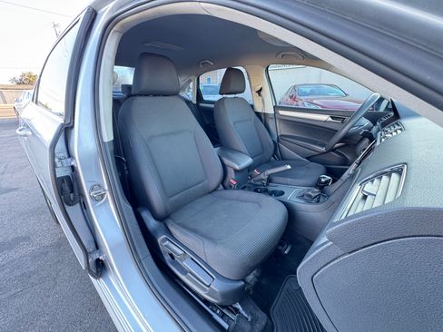 Used 2016 Volkswagen Passat 1.8T S image 18