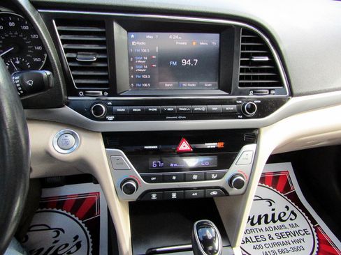Used 2018 Hyundai Elantra Sedan FWD image 20