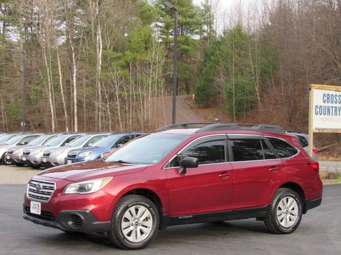 Used 2017 Subaru Outback 2.5i Premium image 2