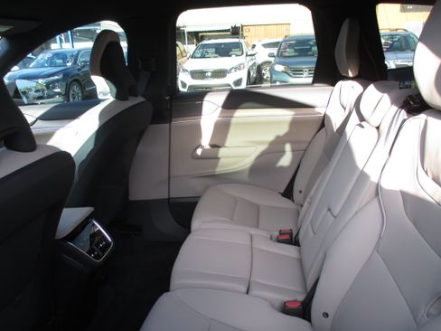 Used 2025 Volvo EX90 AWD Plus 7-Passenger image 13