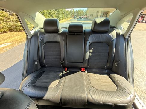 Used 2014 Volkswagen Passat 1.8T SEL Premium image 9