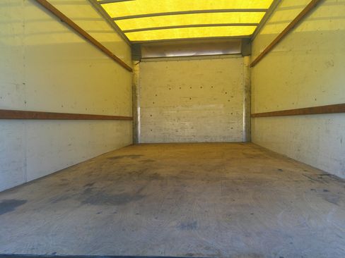 Used 2021 GMC Savana 3500 LS RWD image 7