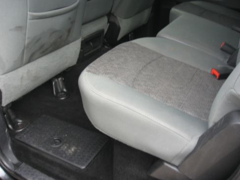 Used 2016 RAM 1500 4x4 Crew Cab SLT image 7