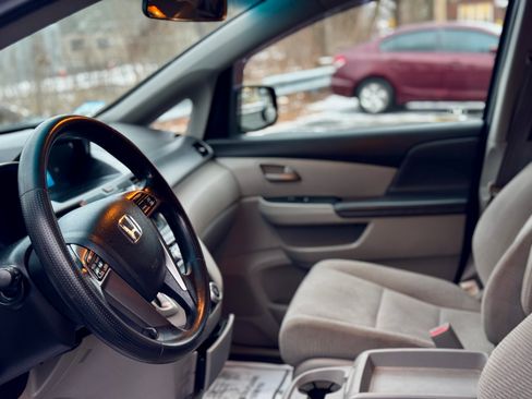 Used 2011 Honda Odyssey EX image 9
