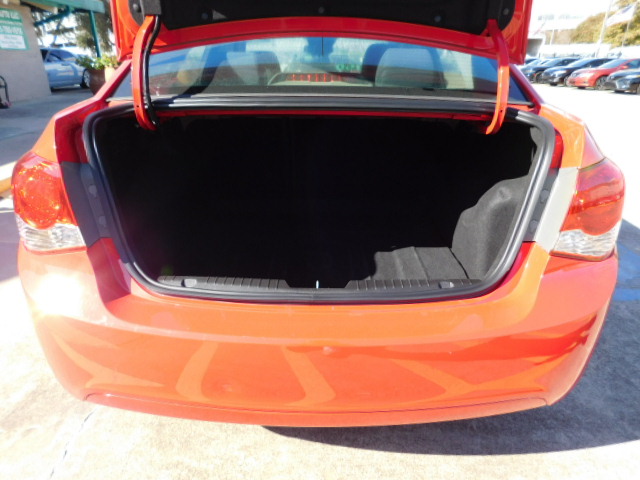Used 2016 Chevrolet Cruze Limited LS Sedan FWD image 8